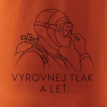 Vyrovnej tlak a leť potápěč v neoprenu držící si nos