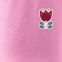 Folklor na prsu květina čtyřlistá