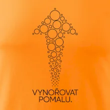 Vynořovat pomalu šipka vzhůru vytvořená z potápěčských bublinek