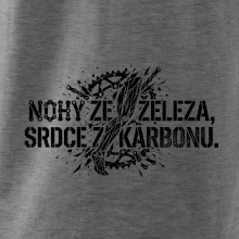Nohy ze železa, srdce z karbonu