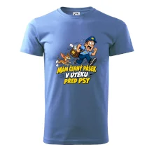 Černý pásek v útěku před psy