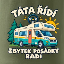 Táta řídí zbytek posádky radí rodinný karavan