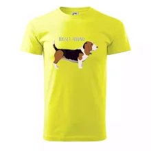 Basset hound pes s nápisem