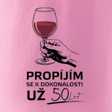 Červené víno - propíjím se už 50 let