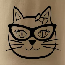 Kočičí holka s brýlemi