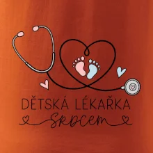 Dětská lékařka srdcem - stetoskop a dětské stopy