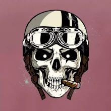 Motorkářská helma a doutník