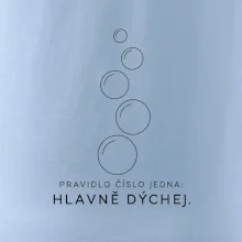 Hlavně dýchej pět stoupajících potápěčských bublin