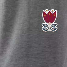 Folklor na prsu květina čtyřlistá