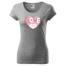 Kočka love - růžové srdce