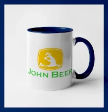 John Beer jelen s pivem