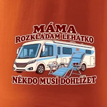 Máma rozkládám lehátko někdo musí dohlížet integrovaný obytňák