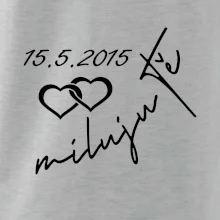 Mikina miluju tě s datumem na rukávu