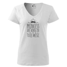 Princesses are born in (vlastní nápis měsíc narození)