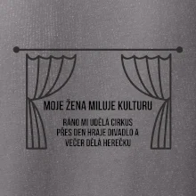 Žena miluje kulturu