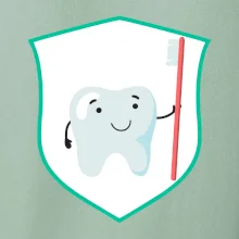 Zoubek na prsu - zubní kartáček