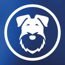 Knírač v kolečku na prsu