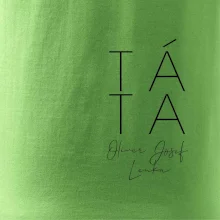 Nápis táta na prsu se jmény dětí