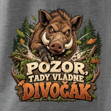 Pozor tady vládne divočák v lese