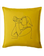 Fotografka stojící jedním tahem