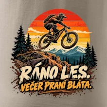 Ráno les večer praní bláta na kole