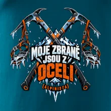 Alpinista se zbraněmi z oceli