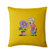 Stará paní plive na fialu