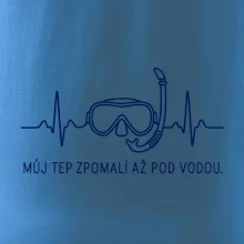 Můj tep zpomalí až pod vodou křivka EKG s maskou a šnorchlem
