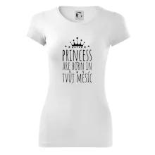 Princesses are born in (vlastní nápis měsíc narození)