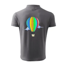 Horkovzdušný balon v oblacích