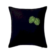 Monstera listy na prsu