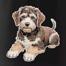 Lagotto romagnolo ležicí vyšívaný na prsu