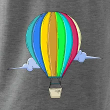 Horkovzdušný balon v oblacích