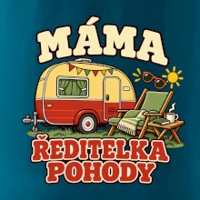 Máma ředitelka pohody rodinné kempování s karavanem