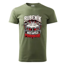 Bubeník drží kapelu pohromadě - červený rockový buben