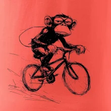 Opice s batohem na kole