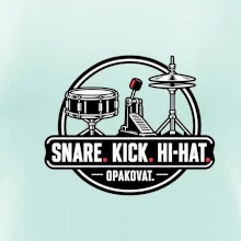 Snare kick hi-hat opakovat - bubenické trio