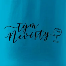 Tým nevěsty červené víno