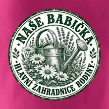 Naše babička hlavní zahradnice rodiny vintage konev