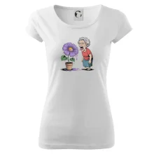 Stará paní plive na fialu