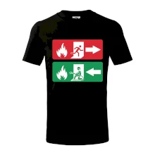 Lidé utíkají, hasiči přibíhají