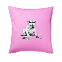 Černobílý buldok na skateboardu