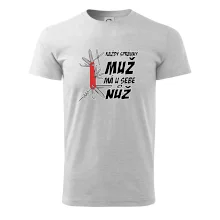 Každý správný muž, má u sebe nůž Každý správný muž, má u sebe nůž