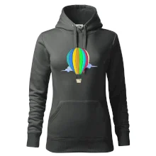 Horkovzdušný balon v oblacích