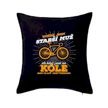 Starší muž - cyklista silniční kolo