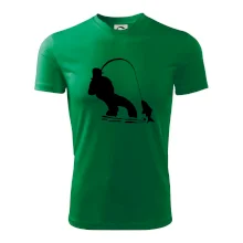 Rybář tahající rybu