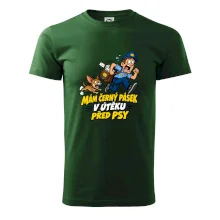 Černý pásek v útěku před psy