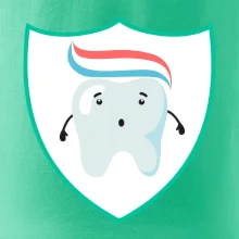 Zoubek na prsu - zubní pasta