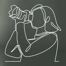 Fotografka stojící jedním tahem