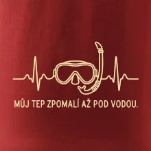 Můj tep zpomalí až pod vodou křivka EKG s maskou a šnorchlem